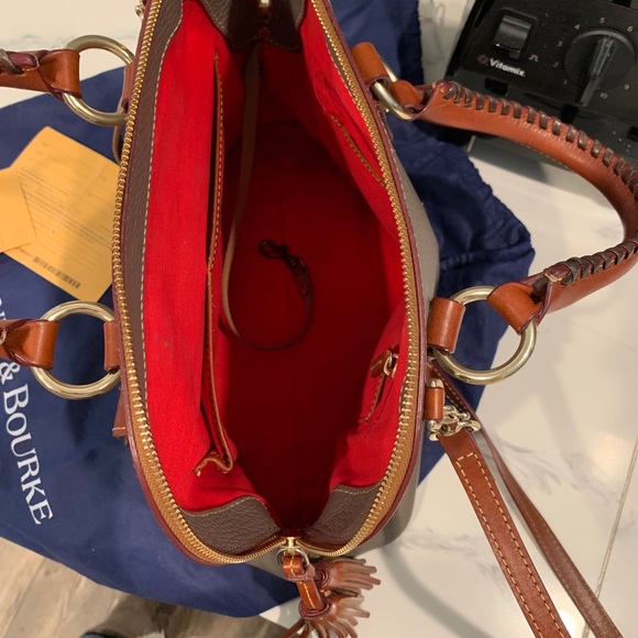 Dooney and Bourke satchel with Certificates - Picture 6 of 7